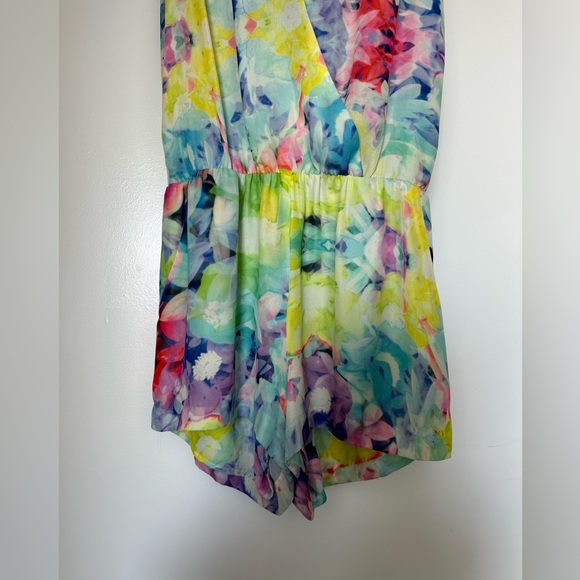 Parker V neck romper - Picture 6 of 7